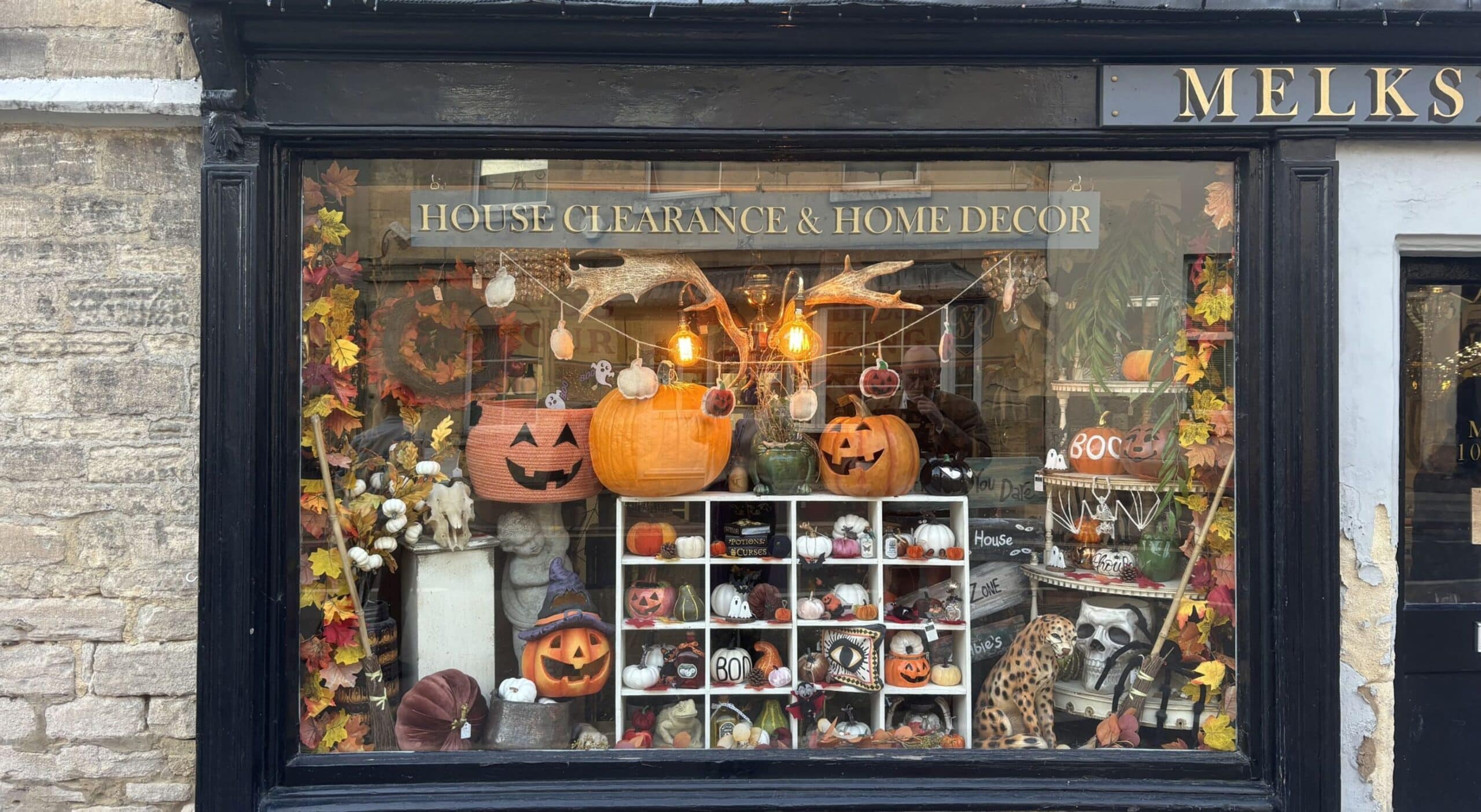 Halloween business window competition
