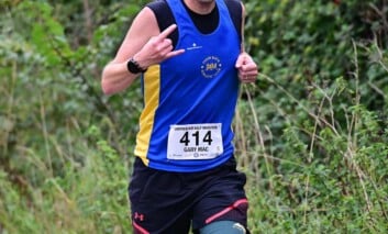 Gary MacAlister running in a previous event